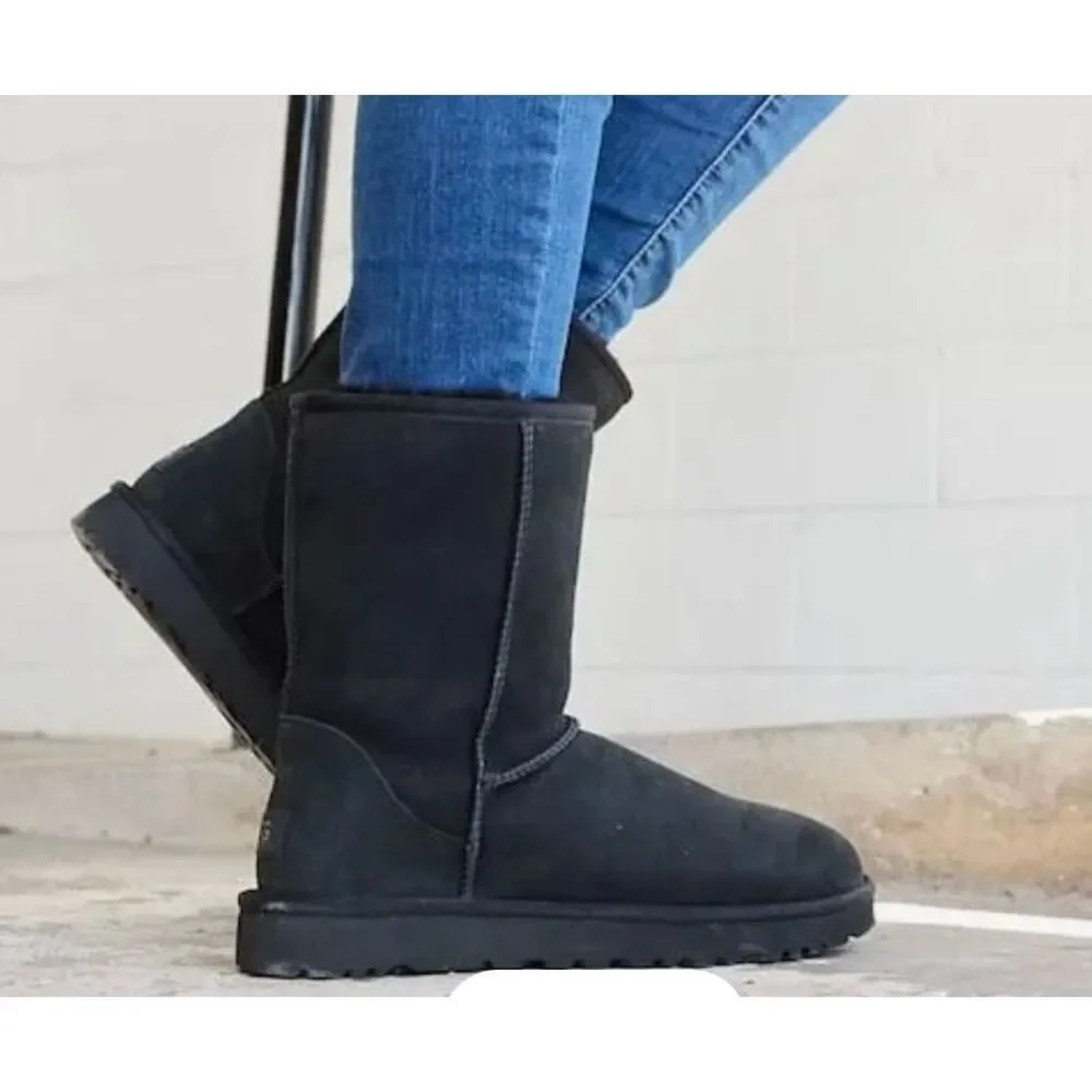 Ugg Classic Black classic short 11 boot size 8